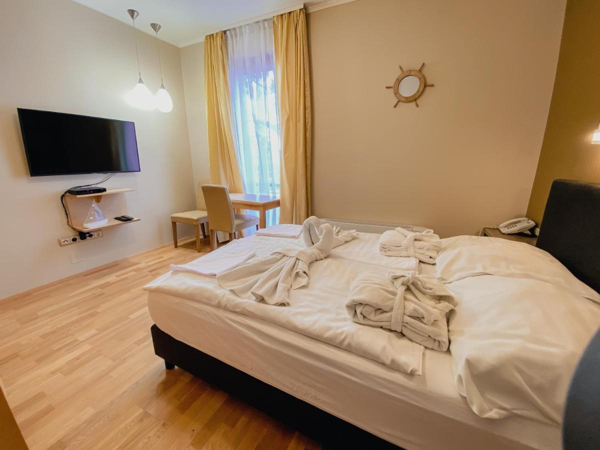 Royal Mediterran Сиофок Екстериор снимка