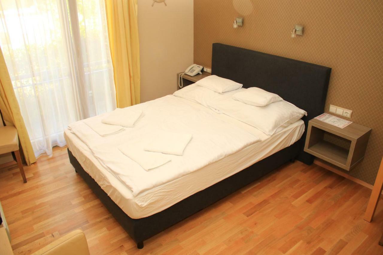 Royal Mediterran Сиофок Екстериор снимка