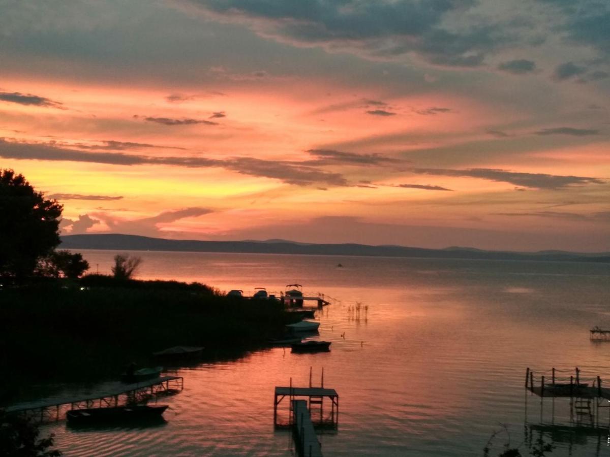Royal Mediterran Сиофок Екстериор снимка